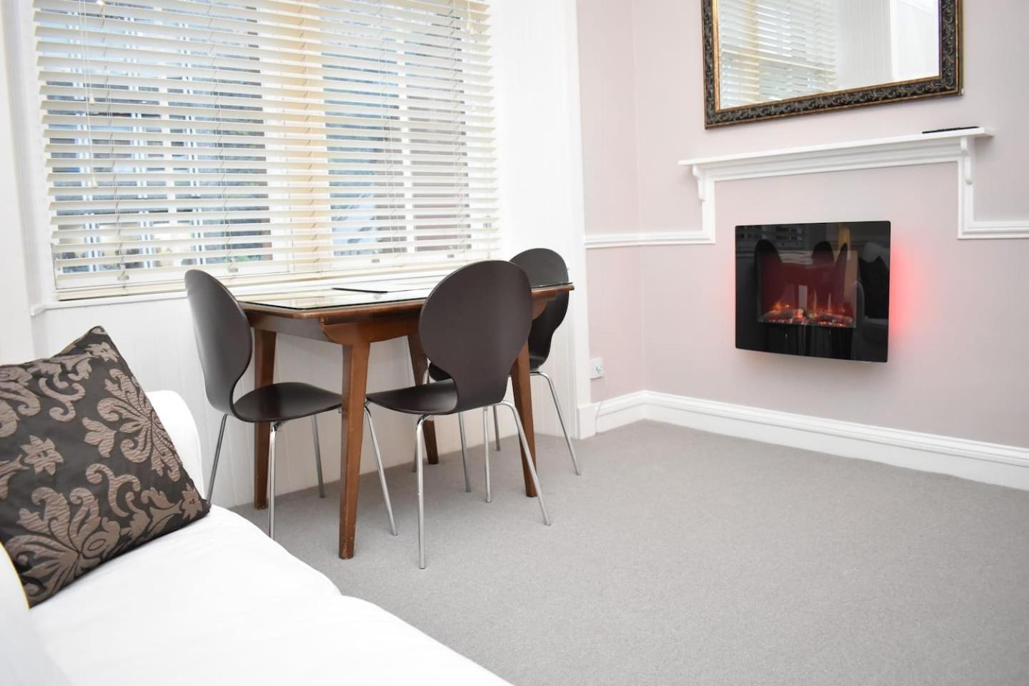 West Port - 2Br In The Heart Of The Old Town Just Off The Grassmarket Édimbourg Extérieur photo