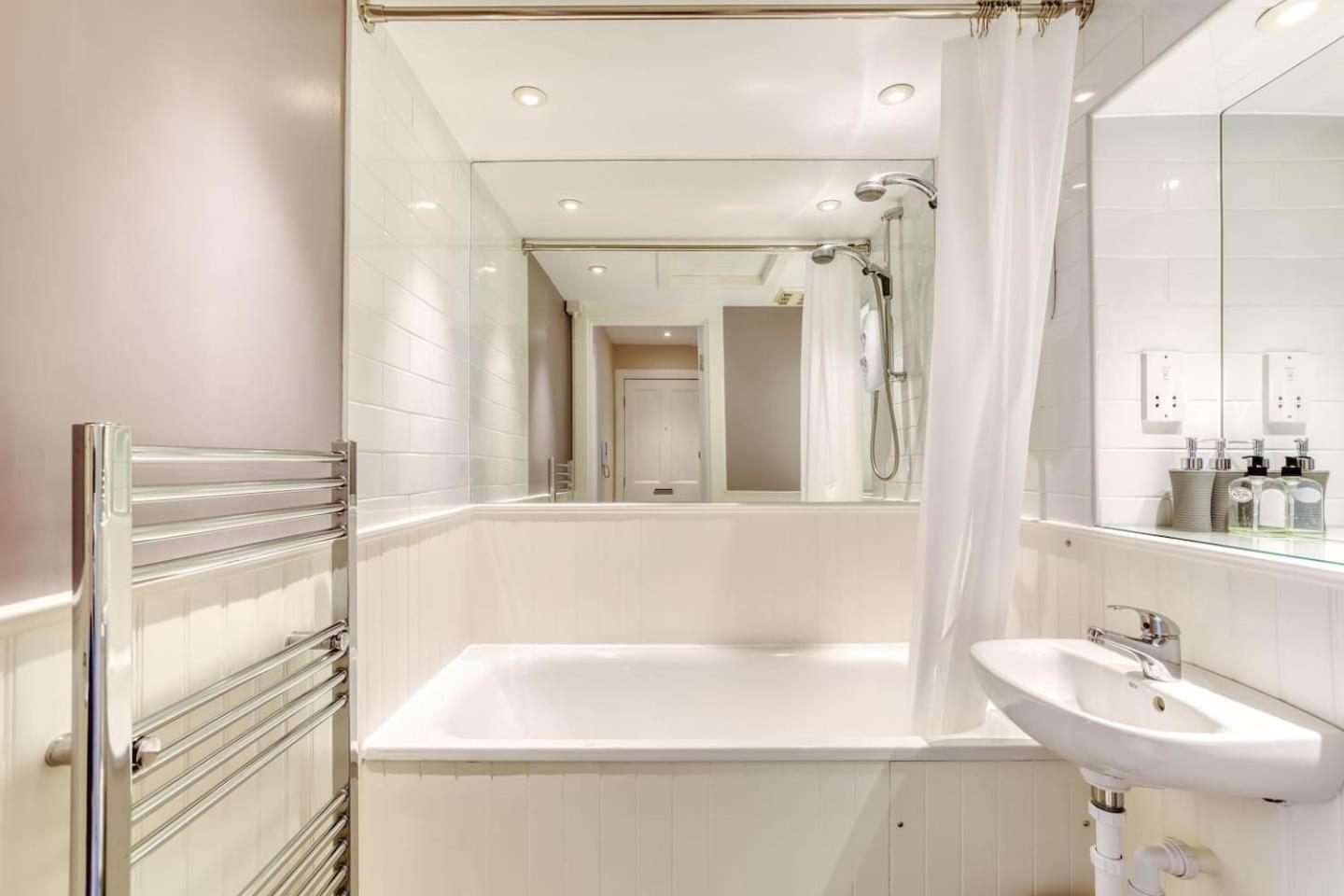 West Port - 2Br In The Heart Of The Old Town Just Off The Grassmarket Édimbourg Extérieur photo