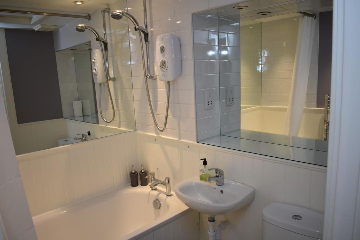 West Port - 2Br In The Heart Of The Old Town Just Off The Grassmarket Édimbourg Extérieur photo